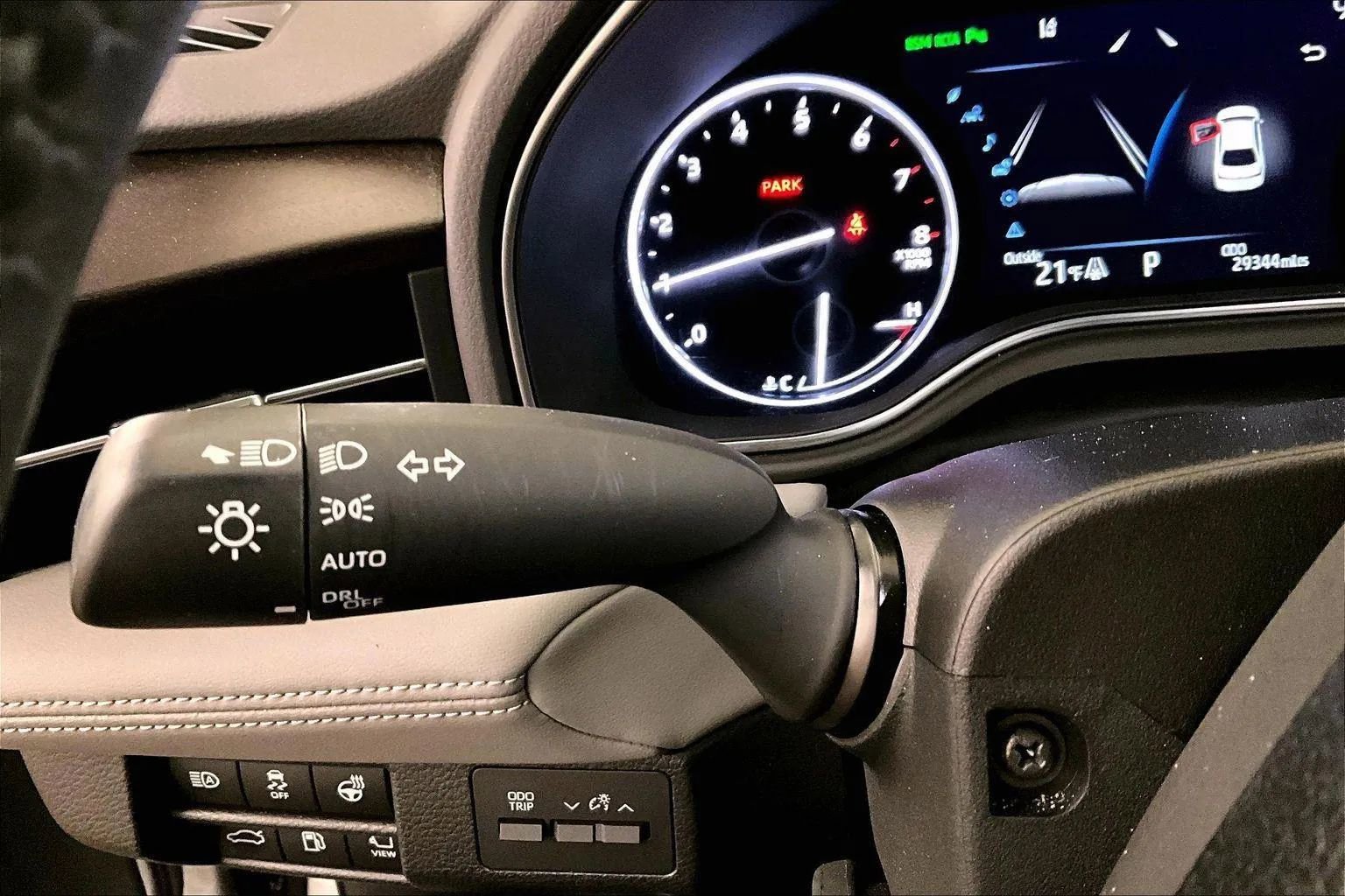 Used 2022 Toyota Avalon Limited w/ Advanced Safety Package image 30