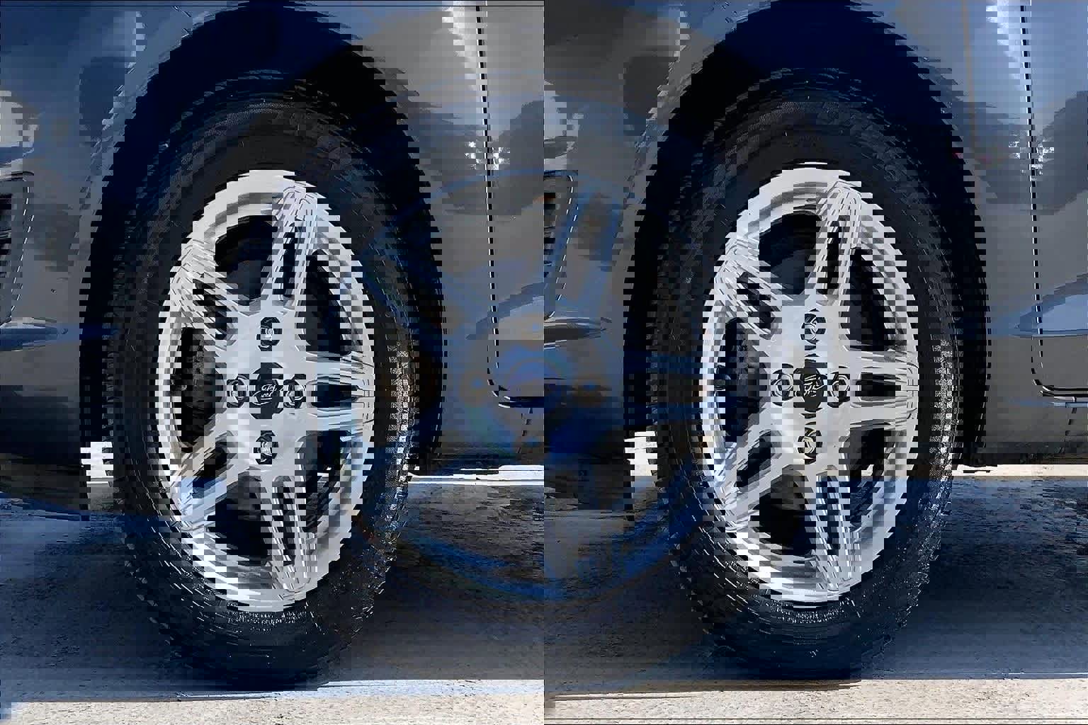 Certified 2017 Ford Fiesta SE image 8