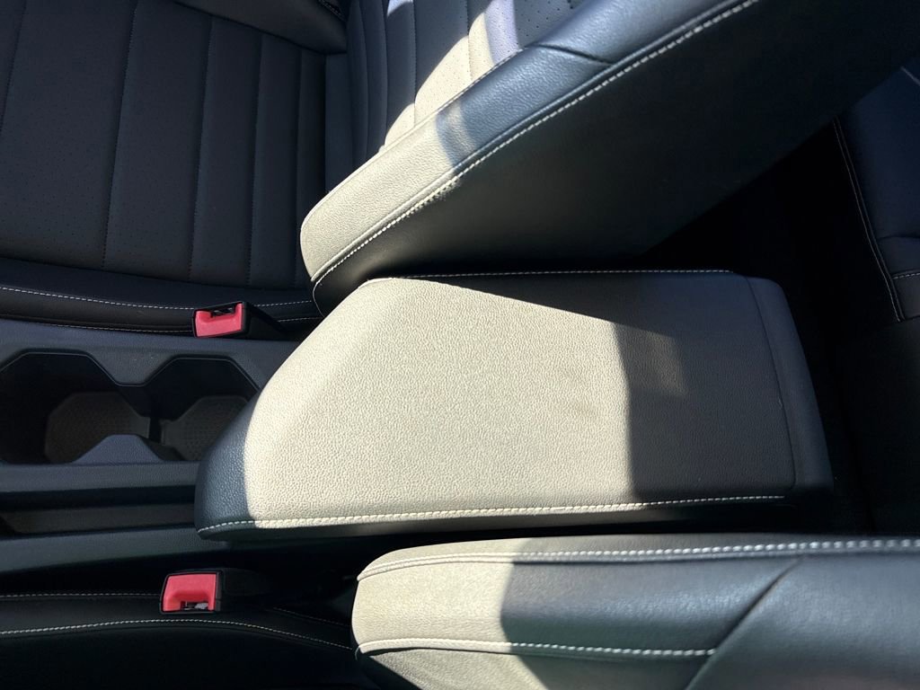 Used 2024 Volkswagen Jetta SE w/ Panoramic Sunroof Package image 23