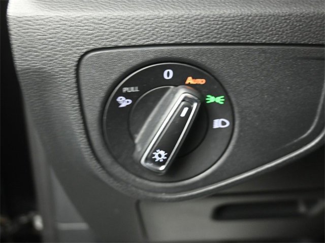 Used 2022 Volkswagen Atlas Cross Sport SE w/ Black Wheel Package image 35