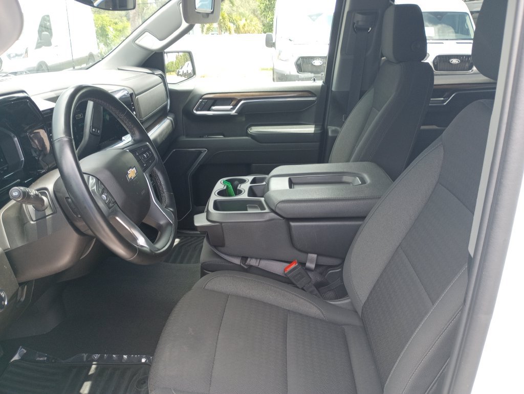 Used 2025 Chevrolet Silverado 1500 LT RWD image 13