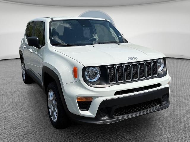 Used 2023 Jeep Renegade Latitude AWD/4WD image 1
