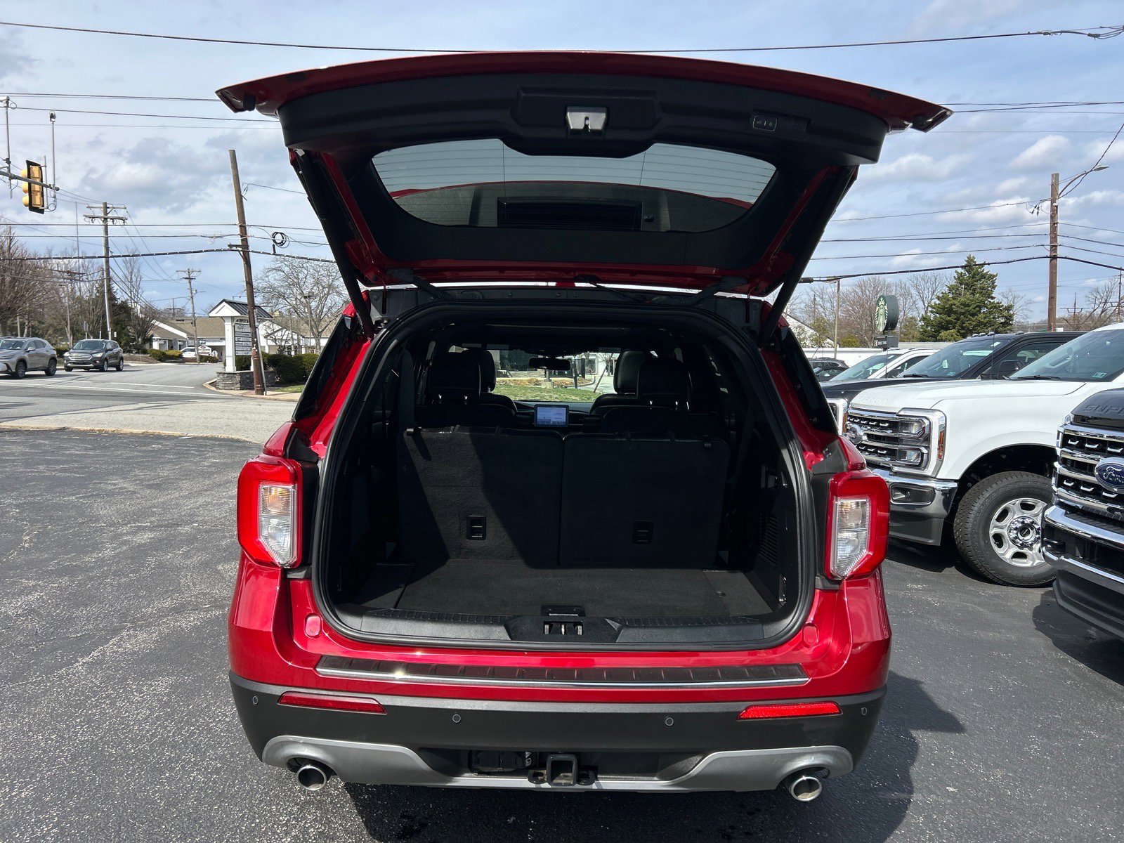 Certified 2020 Ford Explorer Limited w/ Class III Trailer Tow Package image 17