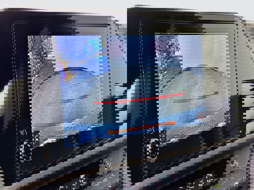 Used 2025 Toyota Camry SE image 27