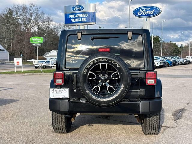 Used 2017 Jeep Wrangler Unlimited Sahara AWD/4WD image 4
