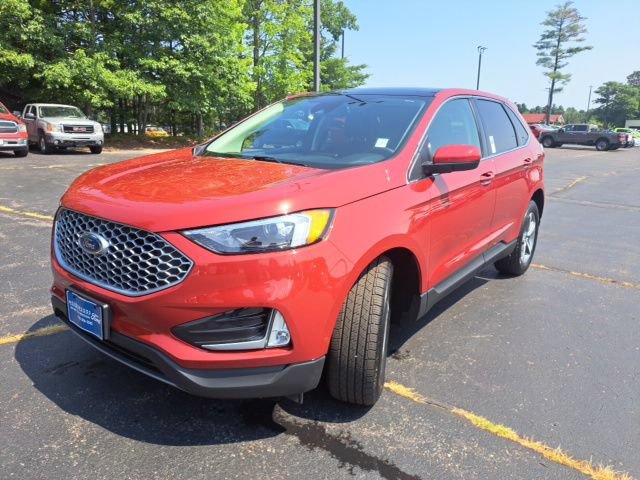 Certified 2024 Ford Edge SEL w/ Convenience Package AWD/4WD image 4