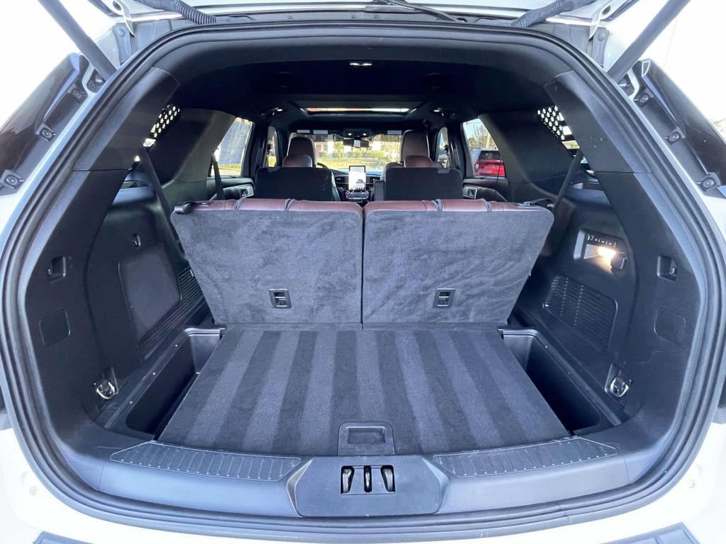 Certified 2022 Ford Explorer Platinum w/ Equipment Group 601A image 10