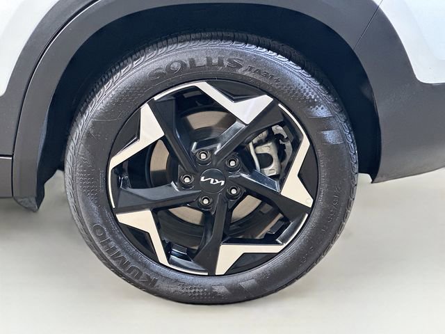 Used 2024 Kia Seltos EX image 7