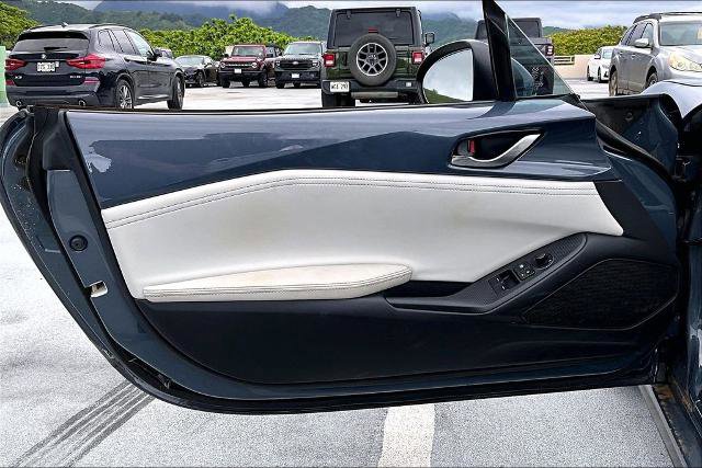 Used 2021 MAZDA MX-5 Miata RF Grand Touring RWD image 18