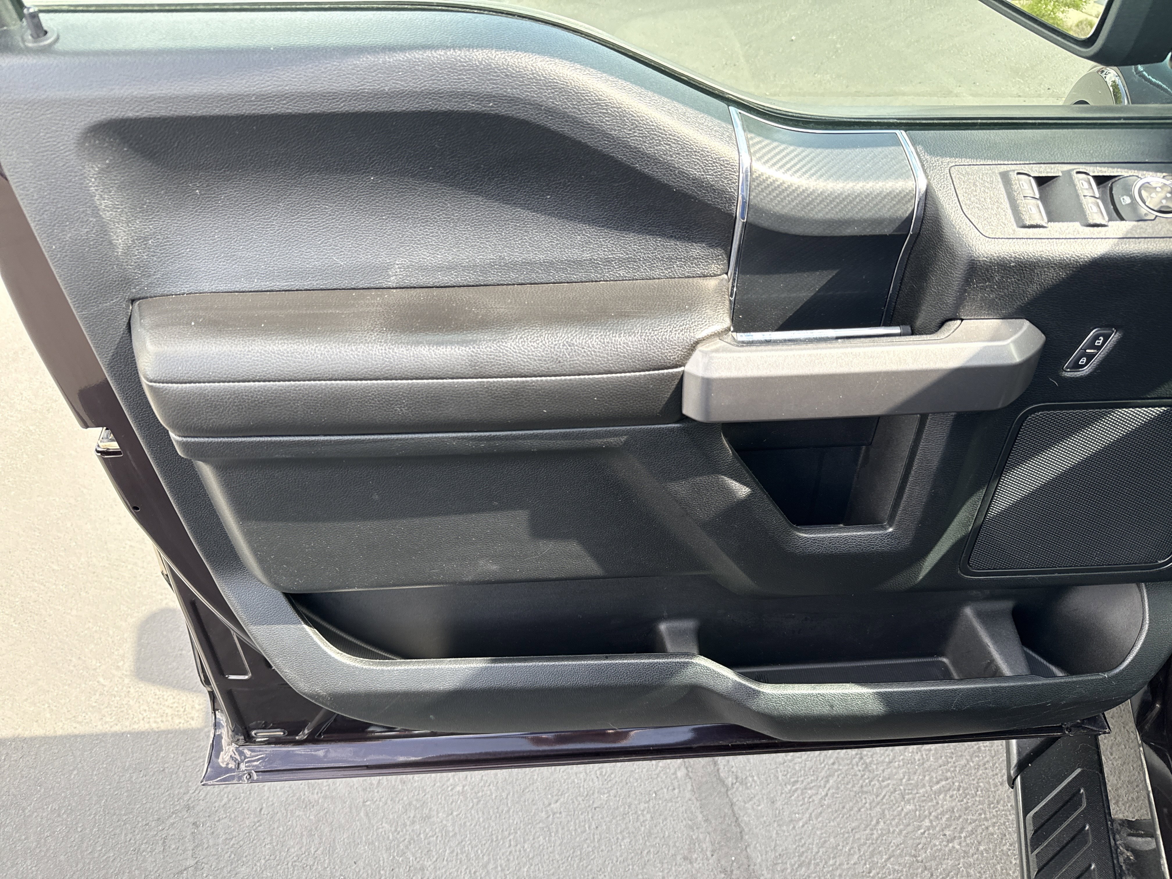 Certified 2019 Ford F150 XLT w/ Equipment Group 302A Luxury AWD/4WD image 18