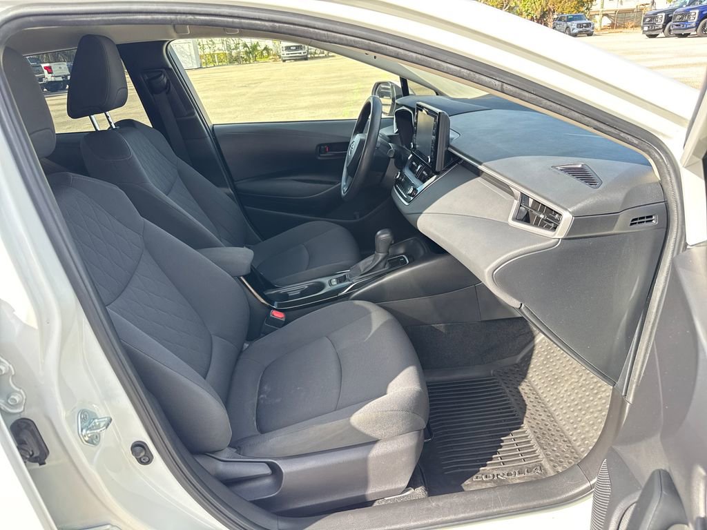 Used 2022 Toyota Corolla LE w/ LE Convenience Package image 22