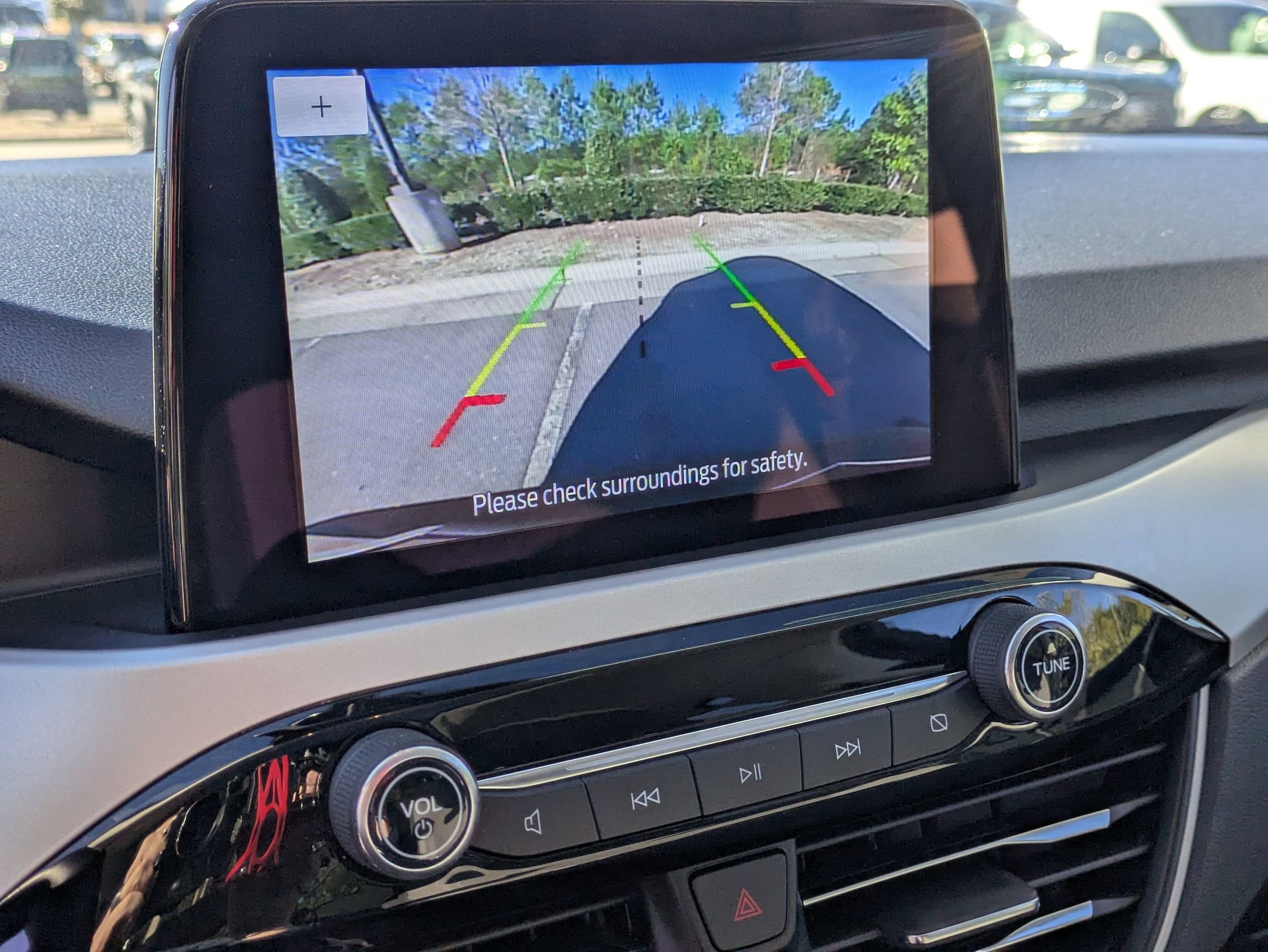 Certified 2022 Ford Escape SE w/ SE Sport Appearance Package image 27