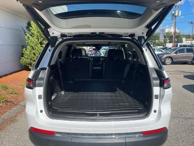 Used 2022 Jeep Grand Cherokee L Limited AWD/4WD image 10