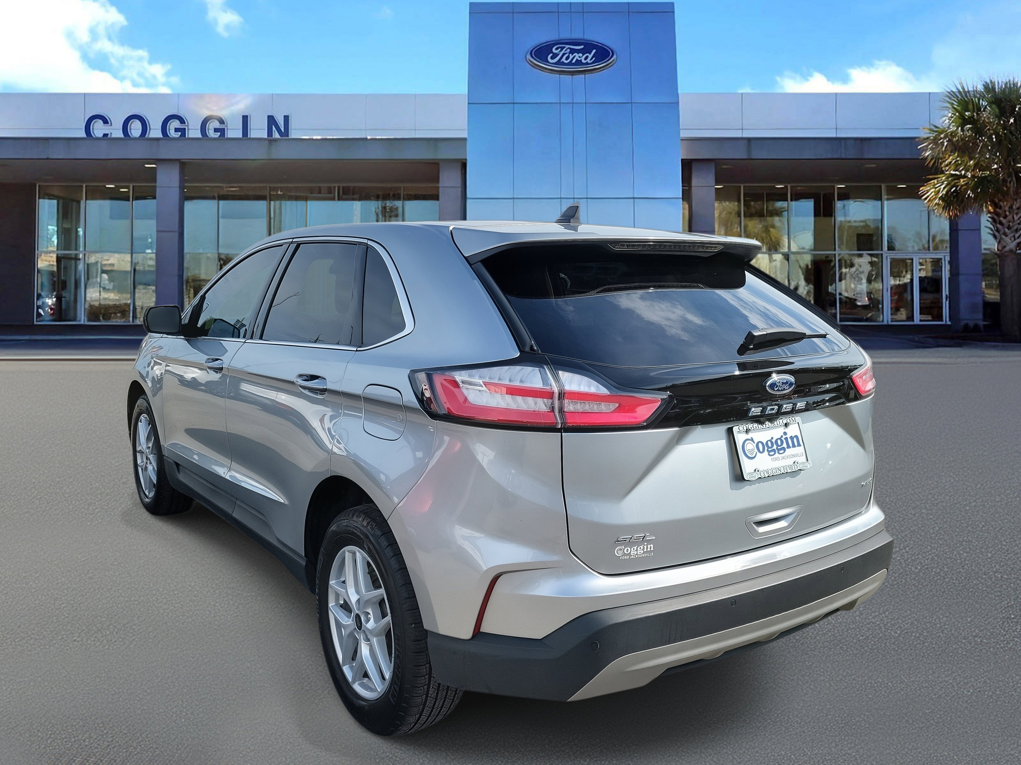 Certified 2024 Ford Edge SEL w/ Convenience Package image 2