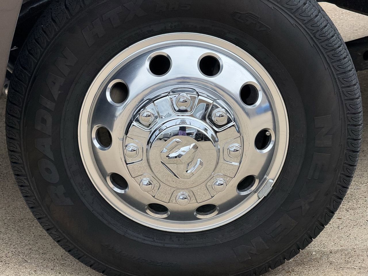 Used 2024 RAM 3500 Limited w/ Safety Group AWD/4WD image 9