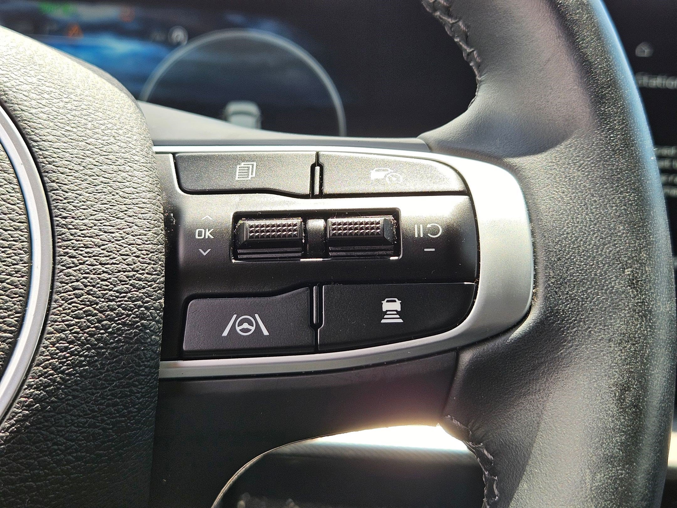 Used 2025 Kia Sportage SX FWD image 20