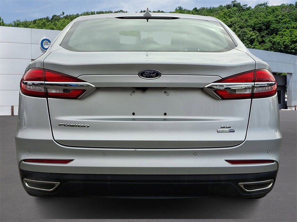 Certified 2019 Ford Fusion SE image 3