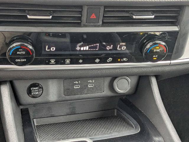 Used 2025 Nissan Rogue SV FWD image 23
