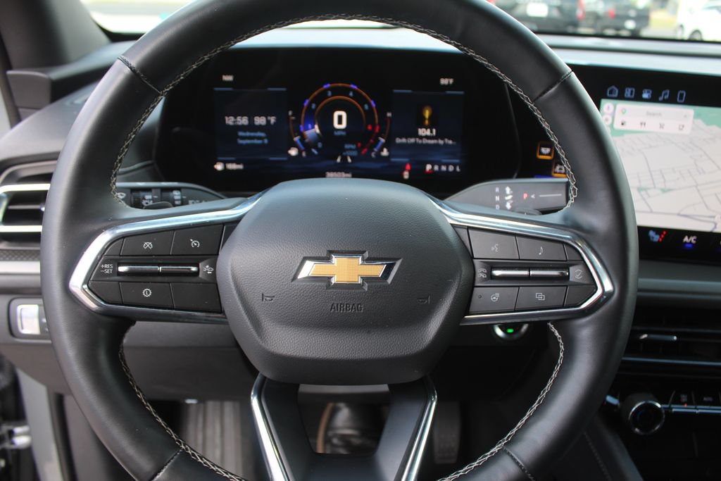 Used 2025 Chevrolet Traverse LT FWD image 30