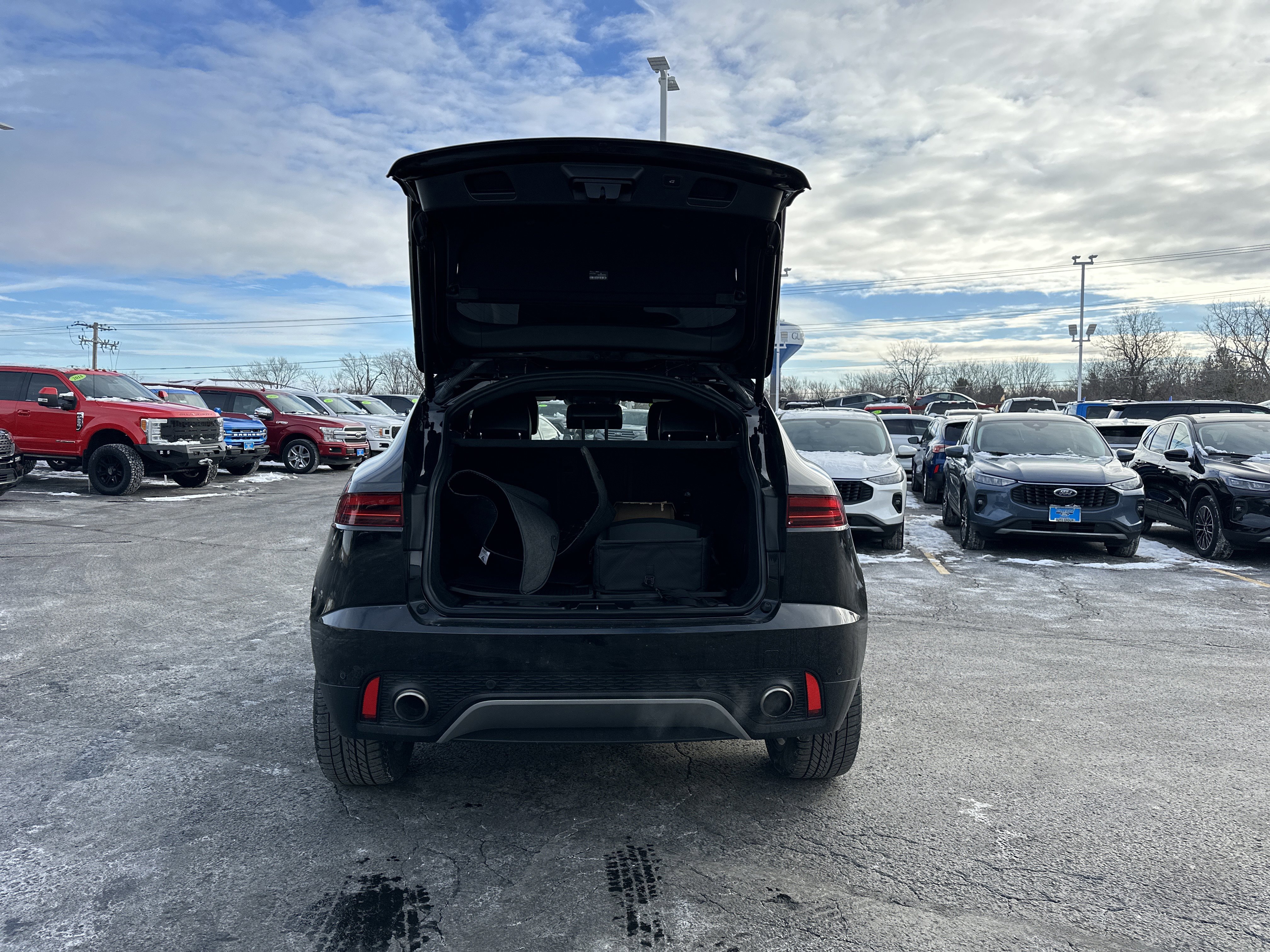 Used 2022 Jaguar E-PACE SE image 9