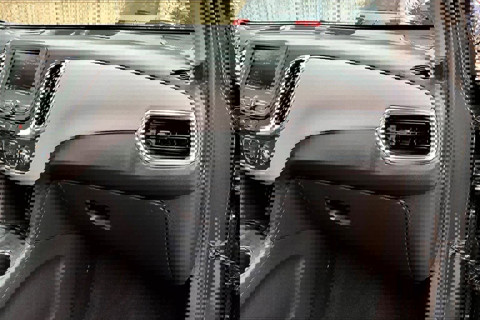 Used 2020 Chevrolet Equinox LS w/ LS Convenience Package image 19