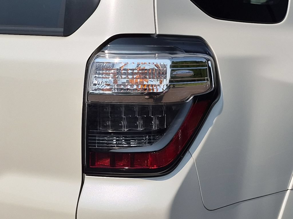 Used 2023 Toyota 4Runner Limited AWD/4WD image 13
