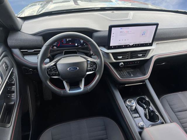 Certified 2025 Ford Explorer ST-Line w/ Premium Package RWD image 14