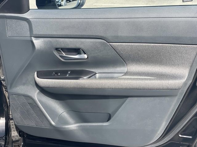 Used 2025 Nissan Kicks SV FWD image 33