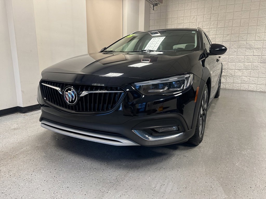Used 2018 Buick Regal Essence w/ Driver Confidence Package #1 image 38