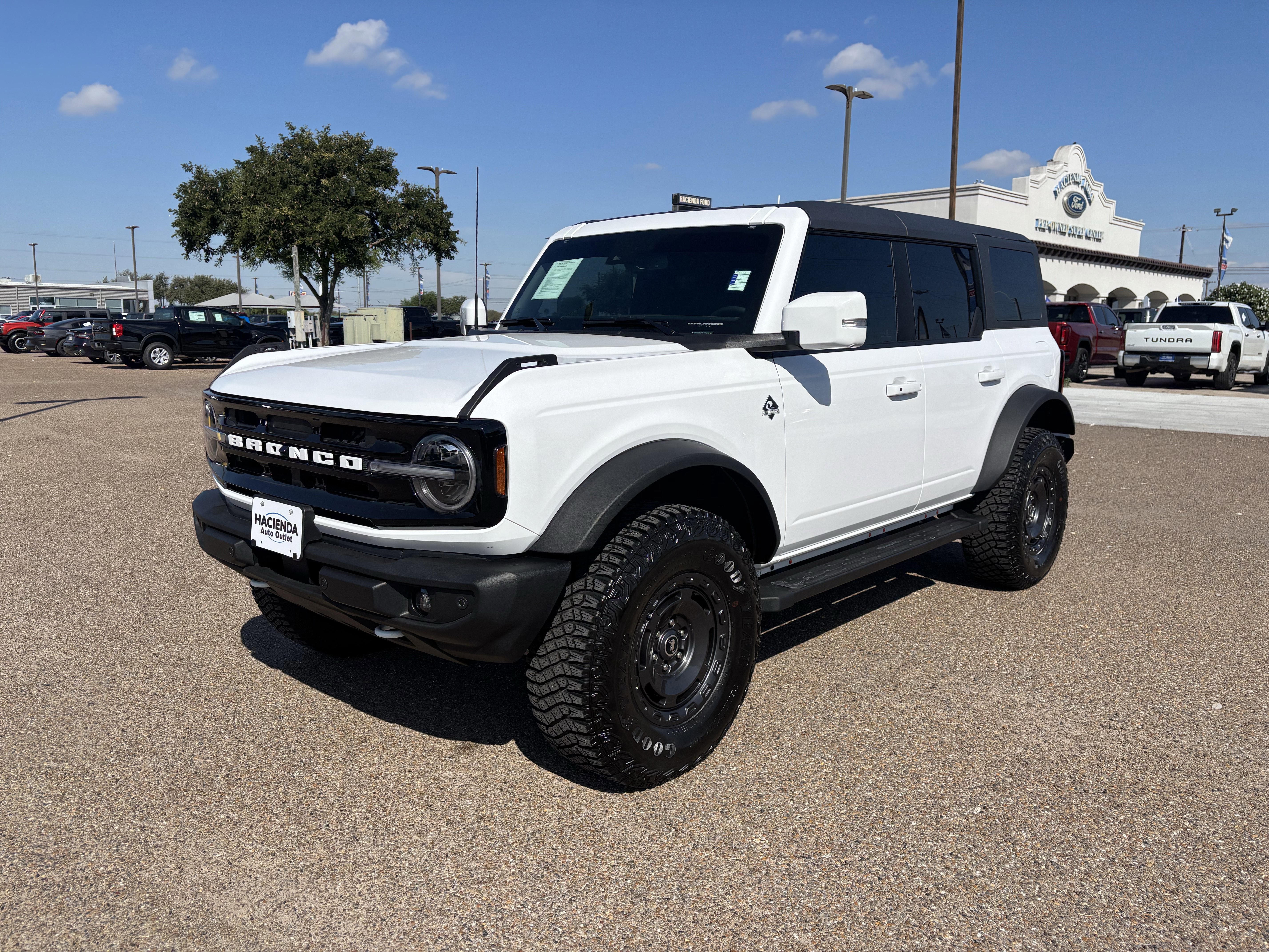 Certified 2024 Ford Bronco Outer Banks