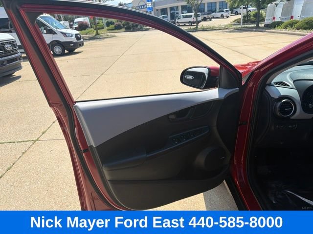 Used 2020 Hyundai Kona SEL Plus AWD/4WD image 10