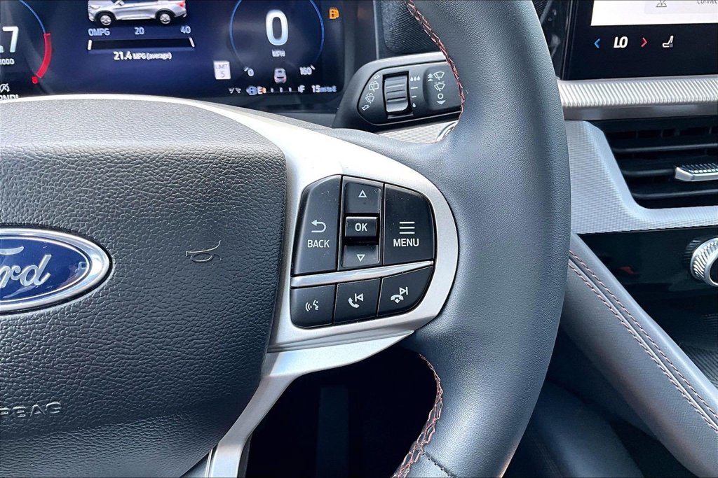 Certified 2025 Ford Explorer Active AWD/4WD image 18