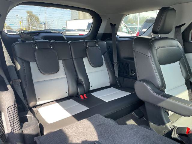 Certified 2022 Ford Explorer XLT w/ Equipment Group 202A image 15