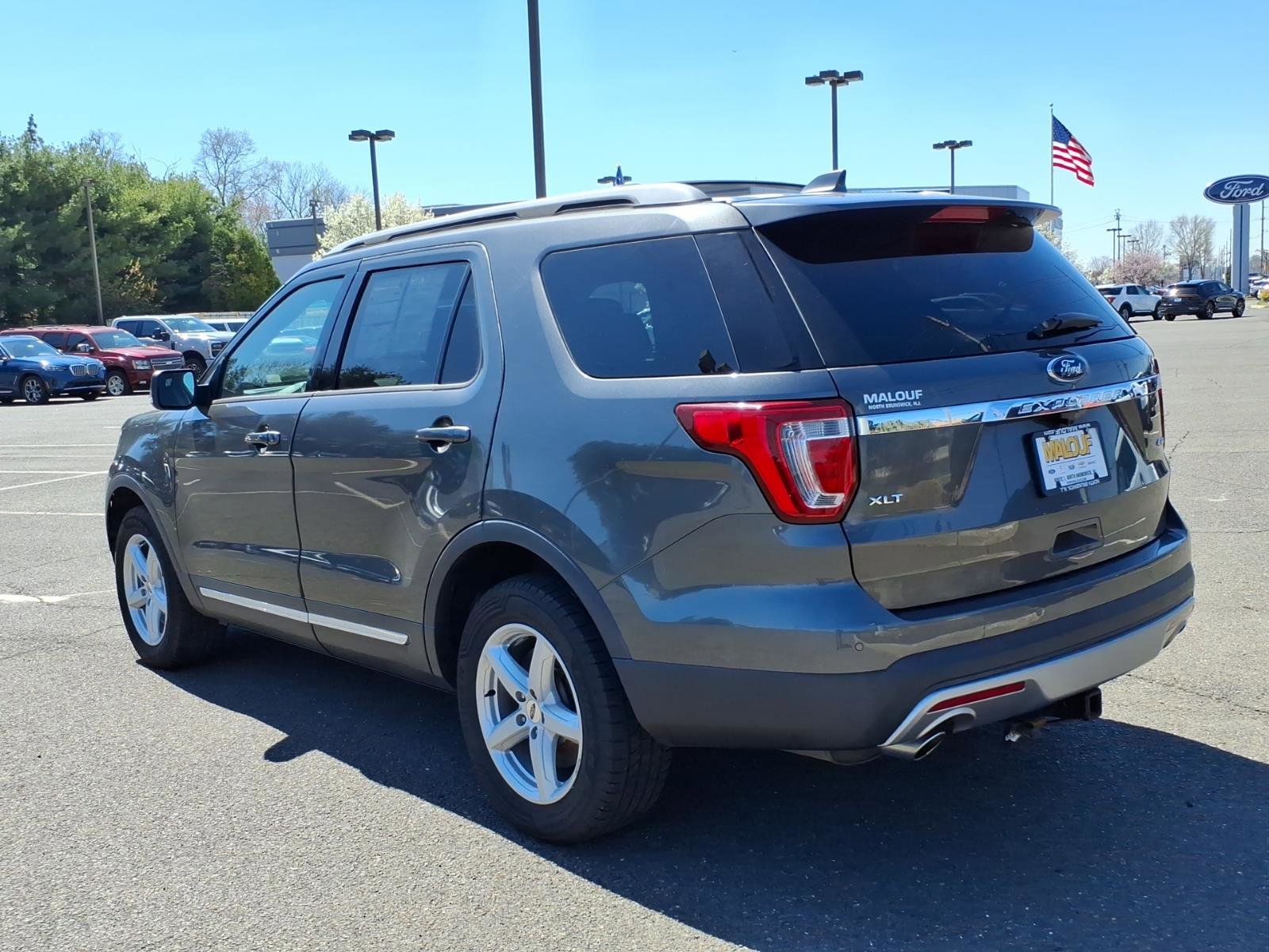 Certified 2017 Ford Explorer XLT w/ Equipment Group 202A AWD/4WD image 4
