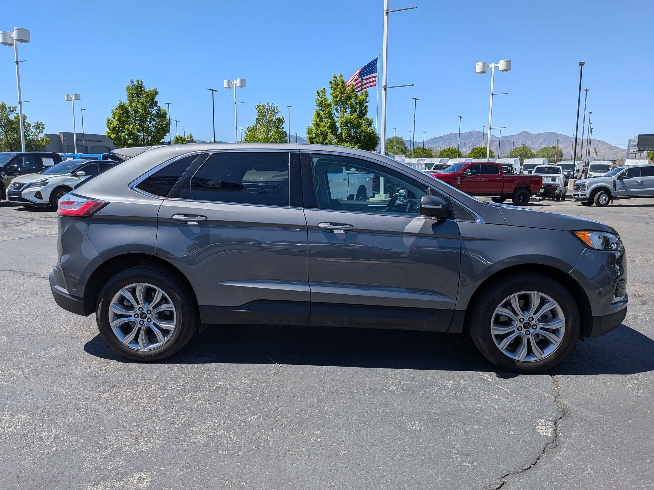 Certified 2024 Ford Edge Titanium AWD/4WD image 2