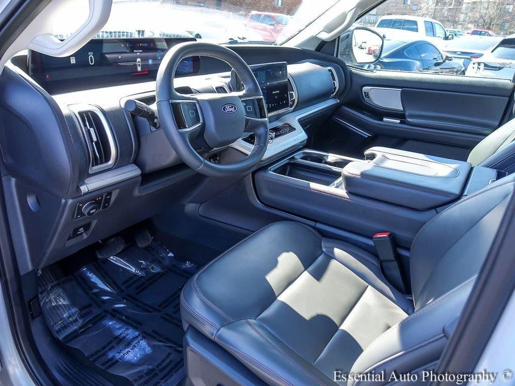 Certified 2025 Ford Expedition Active AWD/4WD image 10