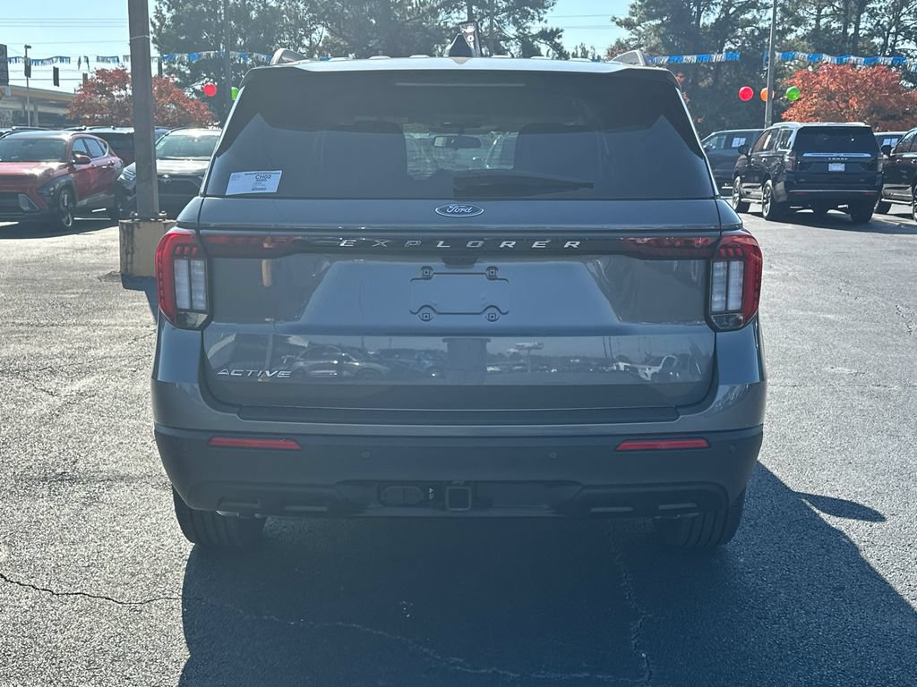 Certified 2026 Ford Explorer Active RWD image 4