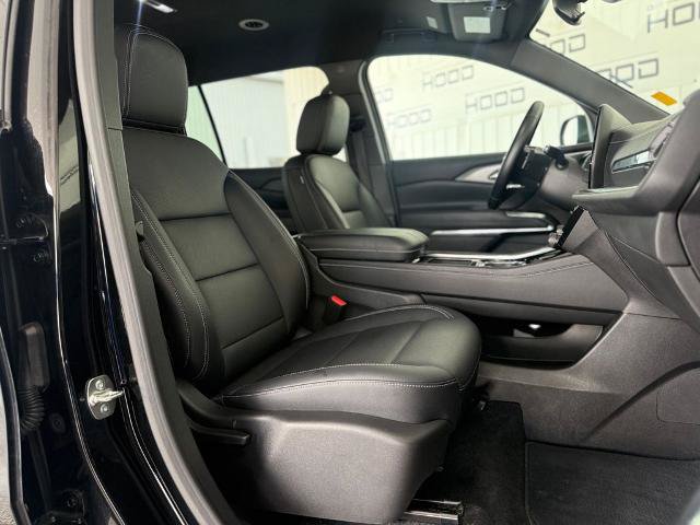 Used 2026 Chevrolet Traverse LT FWD image 6