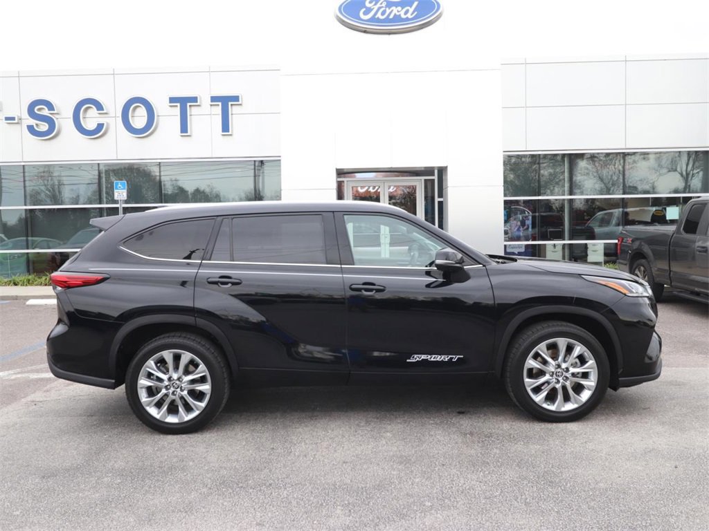 Used 2023 Toyota Highlander Limited image 6