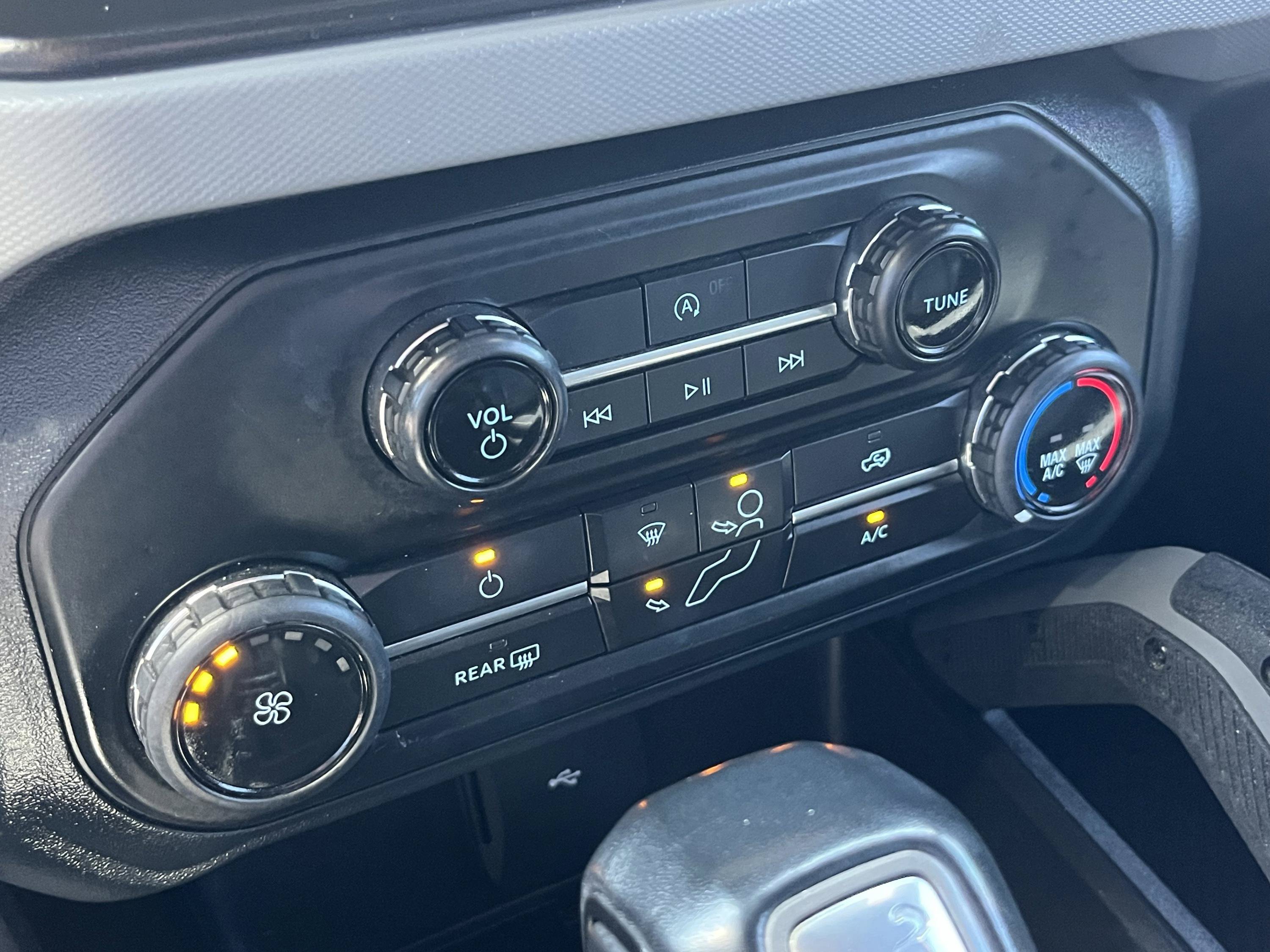 Certified 2021 Ford Bronco Big Bend w/ Sasquatch Package AWD/4WD image 18