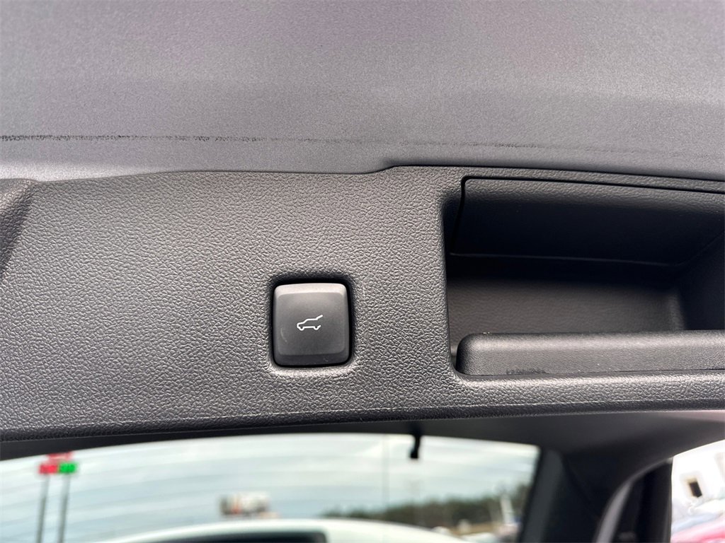 Certified 2022 Ford Escape SE w/ SE Sport Appearance Package image 19