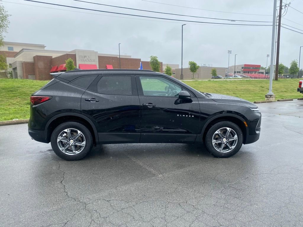 Used 2024 Chevrolet Blazer LT w/ Convenience Package FWD image 8