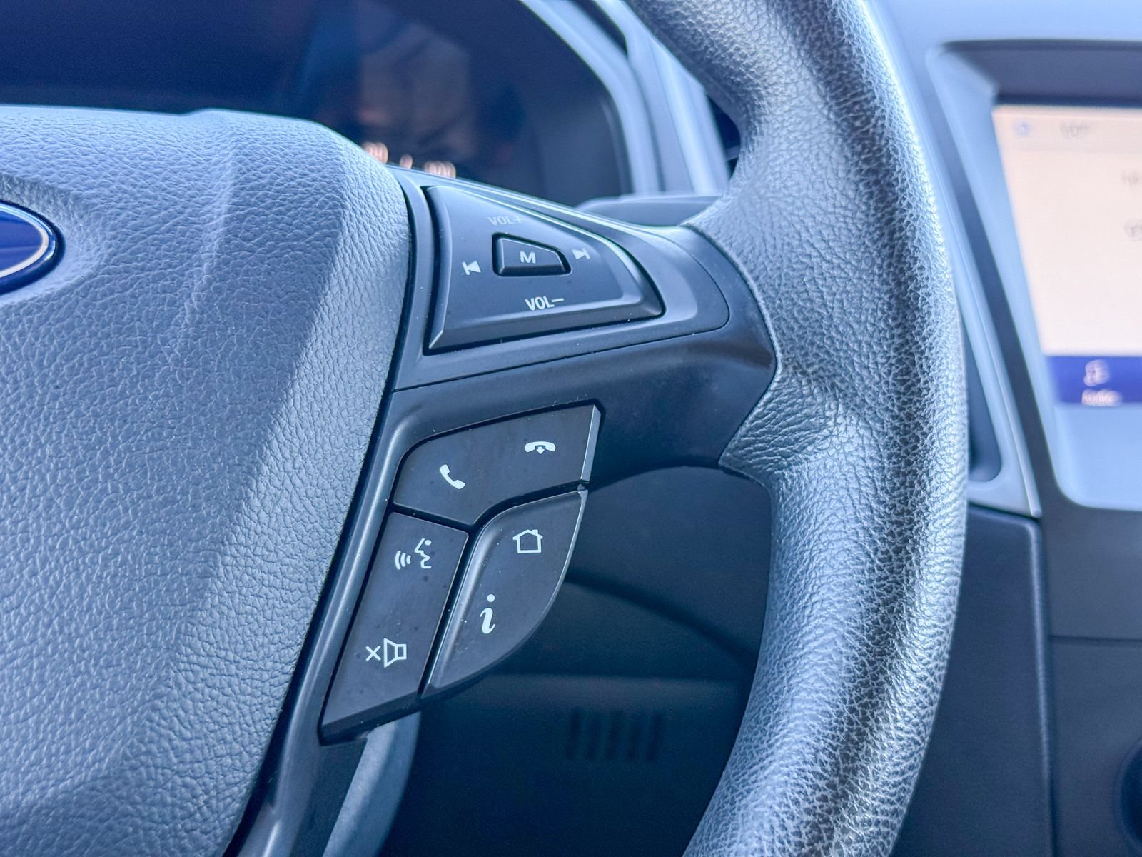 Certified 2020 Ford Edge SE FWD image 35