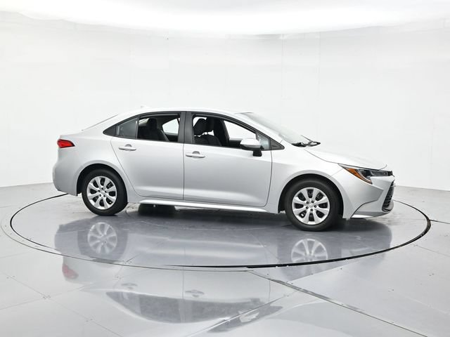 Used 2024 Toyota Corolla LE FWD image 5