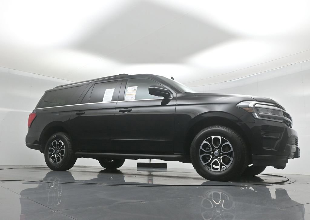 Certified 2022 Ford Expedition Max XLT image 2