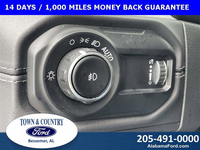 Used 2025 Jeep Wrangler Sahara image 31