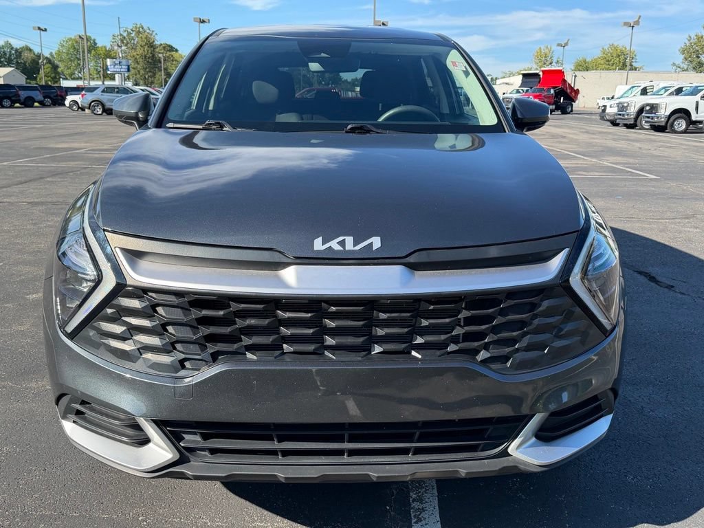 Used 2023 Kia Sportage LX AWD/4WD image 3
