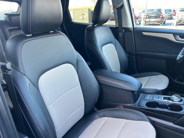 Certified 2022 Ford Escape Titanium w/ Titanium Elite Package image 19