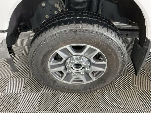 Certified 2025 Ford F350 Lariat w/ FX4 Off-Road Package image 33