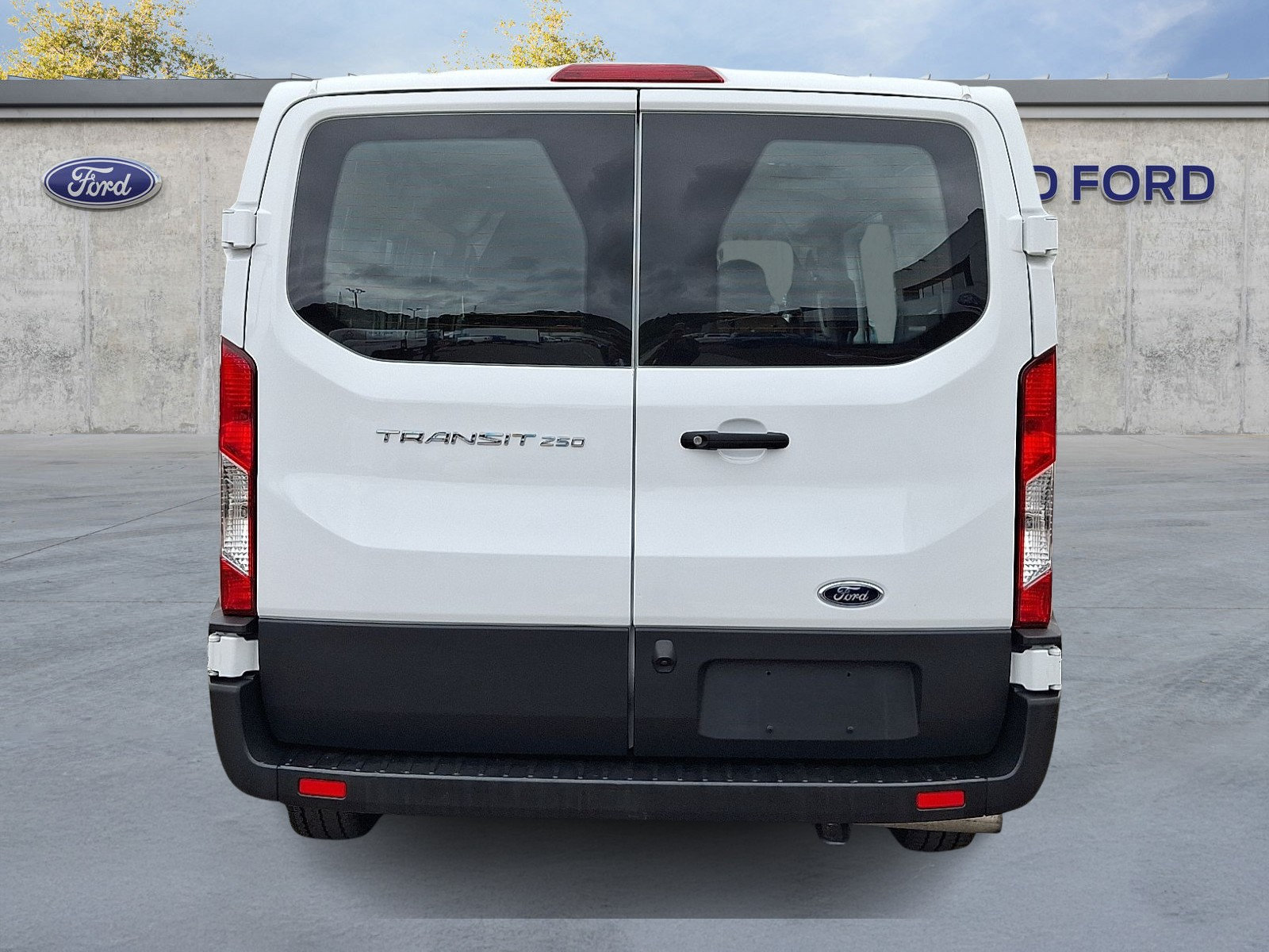 Certified 2025 Ford Transit 250 Low Roof w/ Exterior Upgrade Package RWD image 5